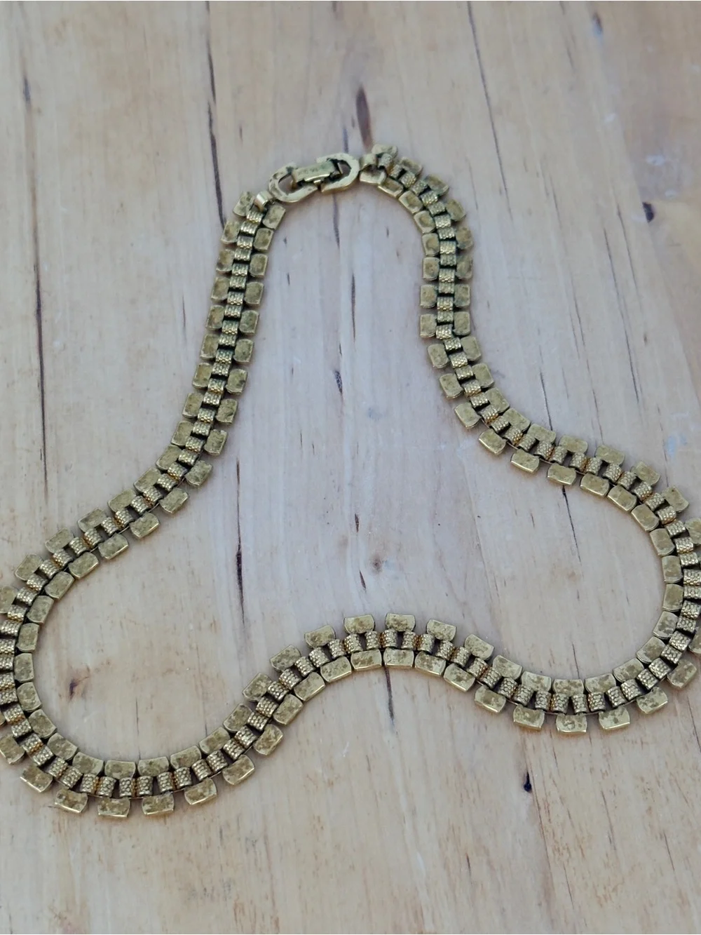 Classic Vintage Monet Panther Link Chain Necklace Slinky Gold Tone Collar - Picture 6 of 10
